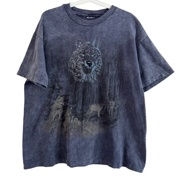 Vintage Other - Vintage Embroidered Wolf T-shirt